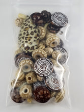 Load image into Gallery viewer, Natural Beauties Mixed Assorted beads Mixed JG50
